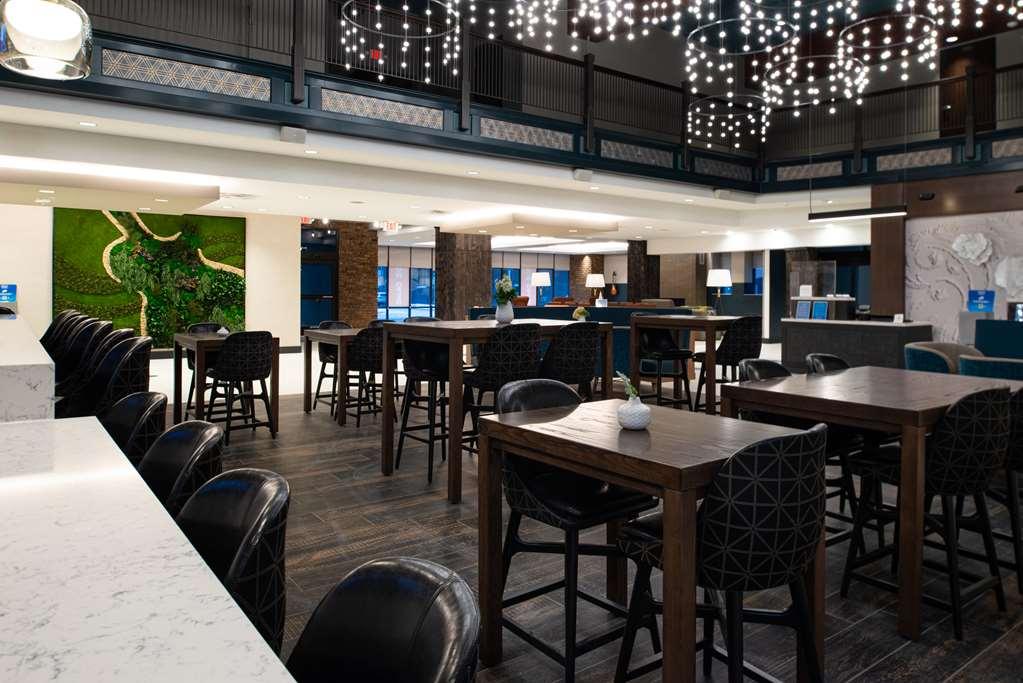 Hilton Garden Inn Kalamazoo Downtown Restoran fotoğraf