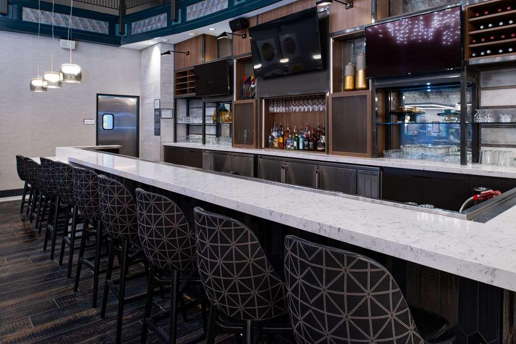 Hilton Garden Inn Kalamazoo Downtown Restoran fotoğraf