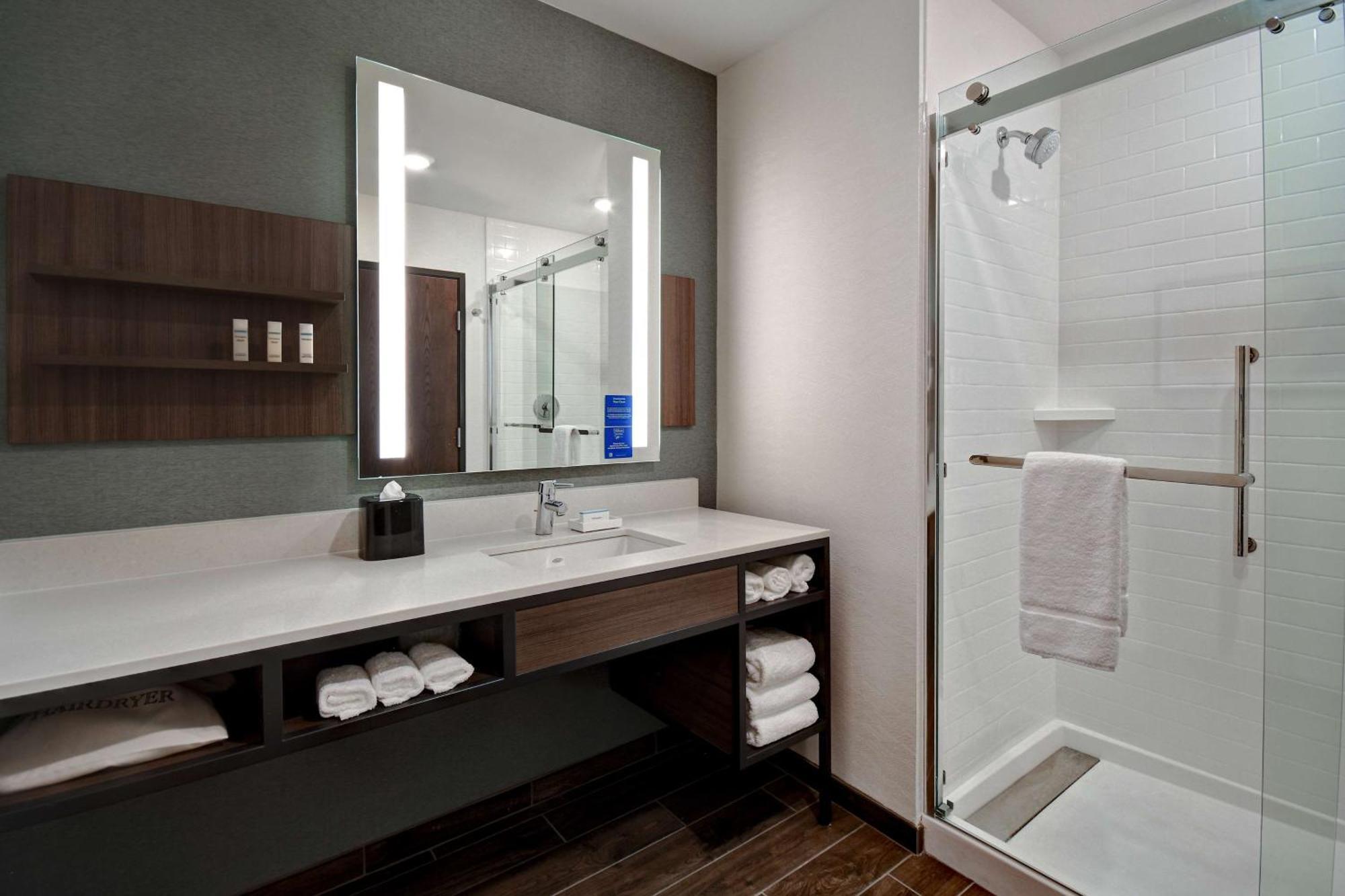Hilton Garden Inn Kalamazoo Downtown Dış mekan fotoğraf
