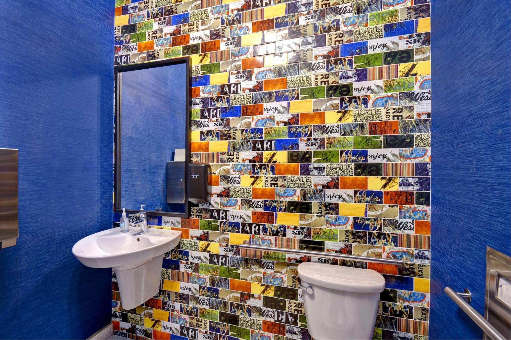 Hilton Garden Inn Kalamazoo Downtown Dış mekan fotoğraf