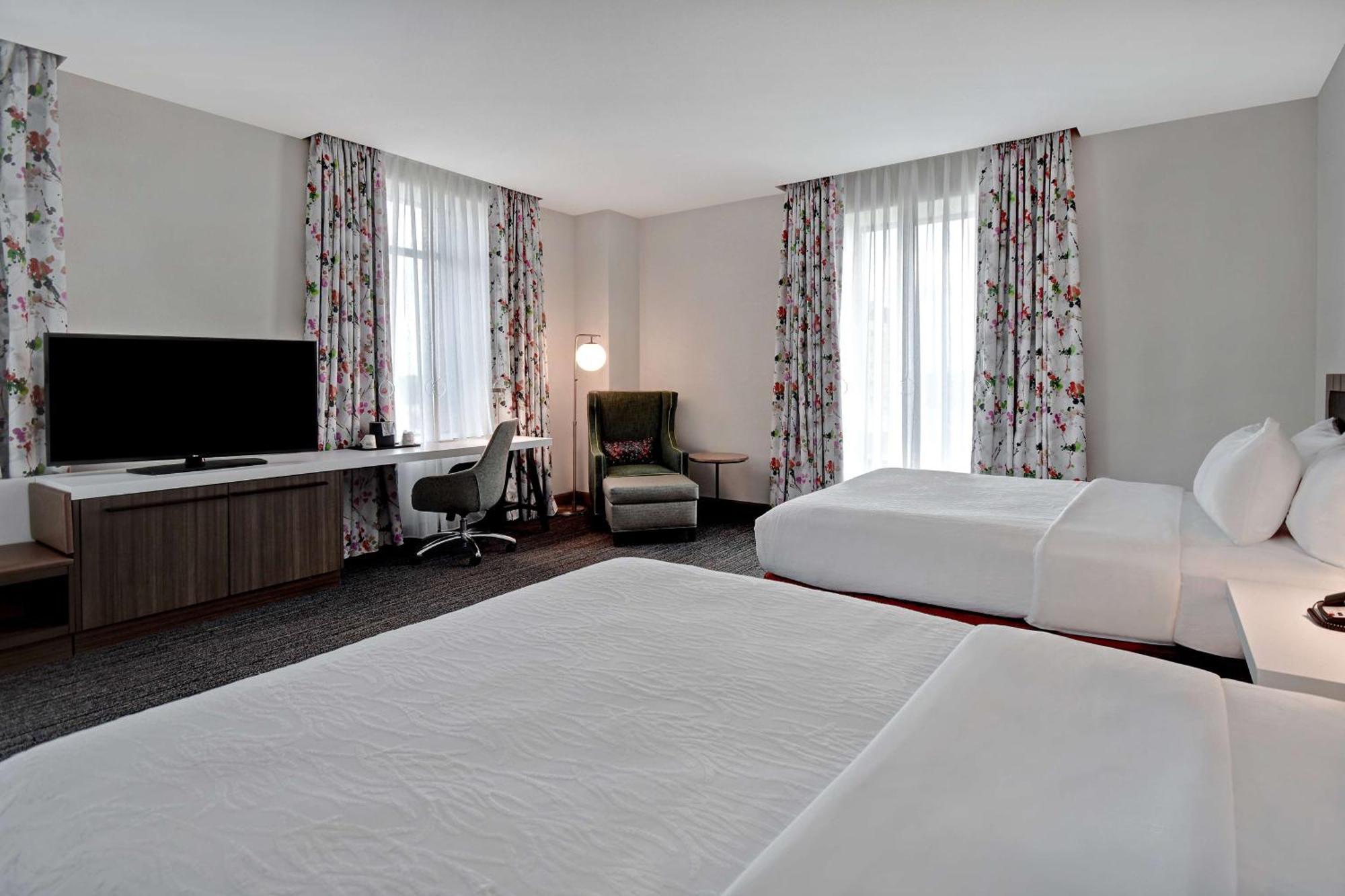 Hilton Garden Inn Kalamazoo Downtown Dış mekan fotoğraf
