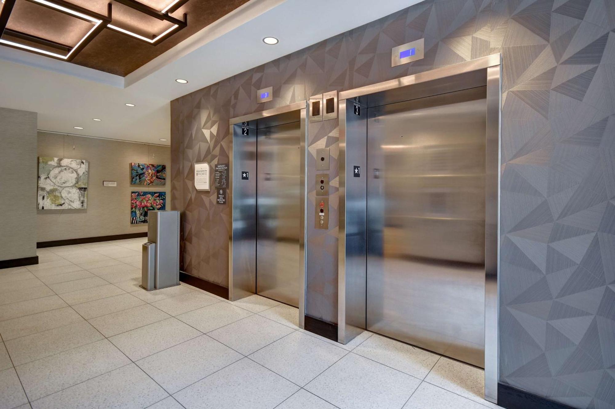 Hilton Garden Inn Kalamazoo Downtown Dış mekan fotoğraf
